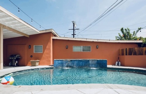 Melrose Villa | Tranquility in Prime Location