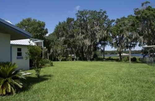 Highland House | Tranquility on Lake Josephine