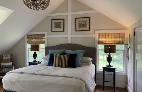 North House | Tranquility on the Water! Renovated Modern Farmhouse on Private Cove on N. River