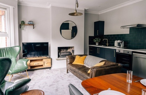 Worthing Apartment | Tranquility Parkside luxury 2 bed garden apartment