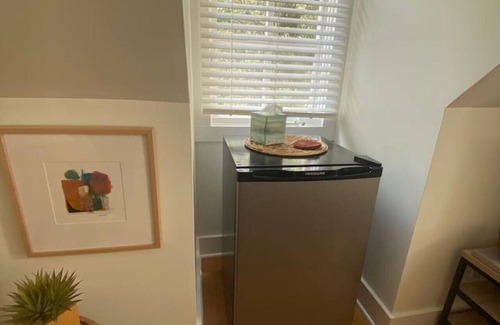 Old Irving Park Apartment | Tranquility Retreat - Serene Setting