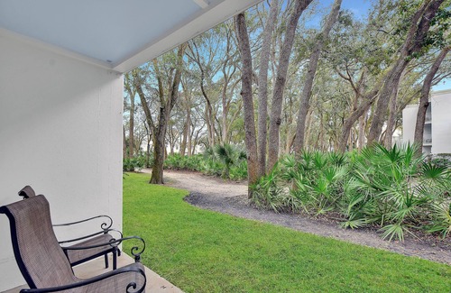 Jekyll Island Condo | Tranquility Villa -quiet corner unit just steps away from the beach