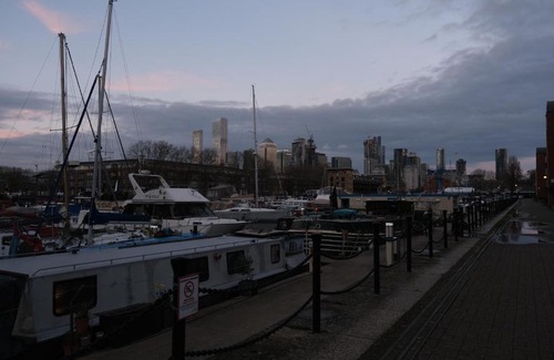 Surrey Docks House | Transom Close
