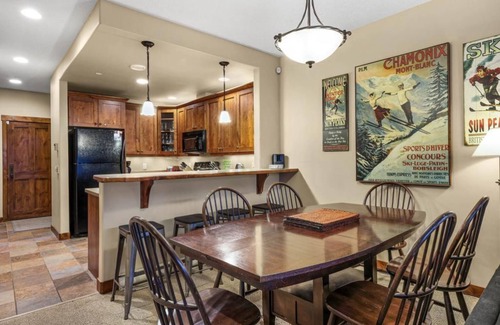 Sun Peaks House | Trapper's Landing 38: Charming 2BDRM Townhome w/Private Hot Tub