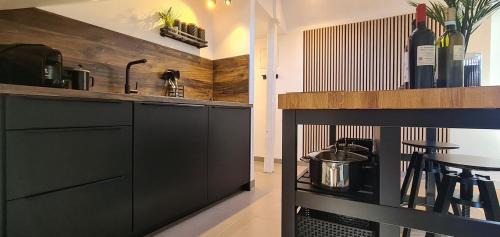 Gaarden-Sud - Kronsburg Apartment | TRAUMPARTMENT - Exklusive Wohnung nahe Zentrum