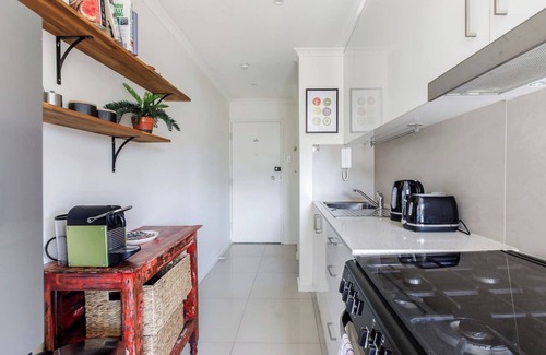 Travancore Apartment | Travancore Nest Sunlit City Base near Parks and CBD