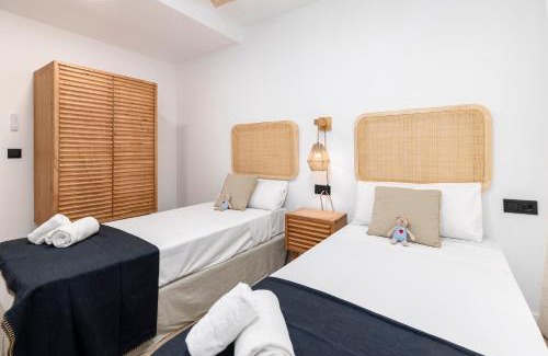 Torrefiel Apartment | Travel Habitat - Apartamento Familiar & Espacioso de 3 Dormitorios