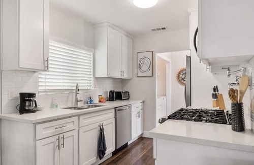 North Long Beach House | Travel Haven | Great Location | Quiet Area