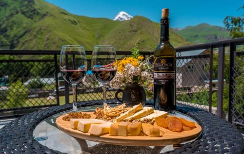 Gergeti Hotel | Travel Inn Kazbegi
