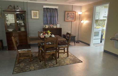 Quinby House | Travel Nurses Only - Cozy, Comfortable and Clean Home