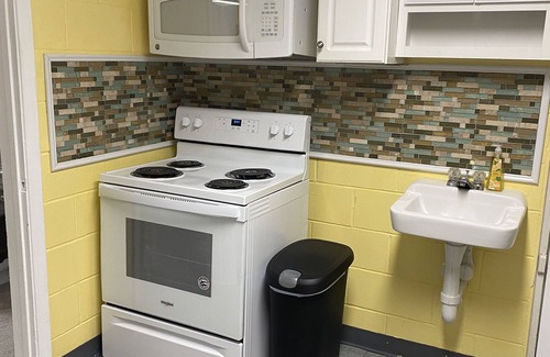 Quinby House | Travel Nurses Only - Cozy, Comfortable and Clean Home
