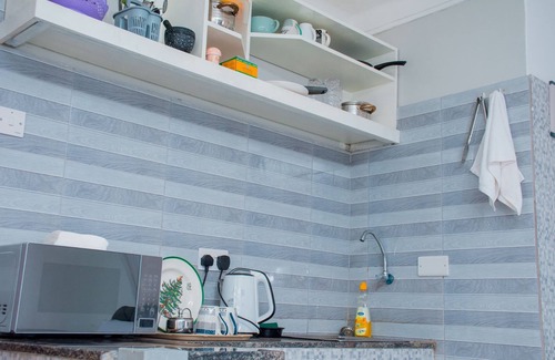 Kampala Apartment | Travel Sanctuary Residence L- ideal Couple Luxury Suite with Kitchenet.