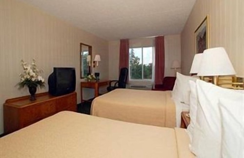 Town of Sharon Hotel | Travelers Inn