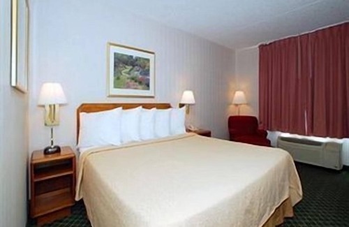 Town of Sharon Hotel | Travelers Inn