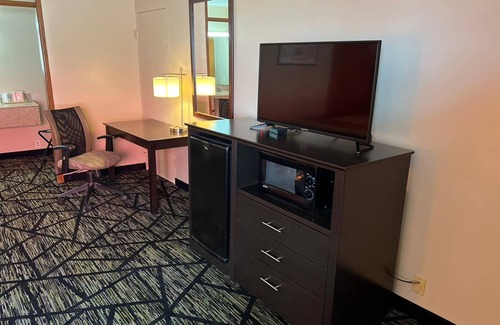 Beatrice Hotel | Travelerslodge Motel