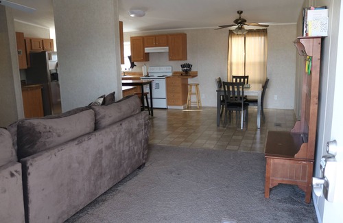 Pahrump House | Traveling nurses, construction workers dream for 30 nights or more