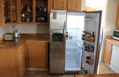 Pahrump House | Traveling nurses, construction workers dream for 30 nights or more
