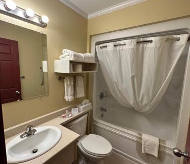 Waasis Hotel | Travellers Inn Fredericton NB