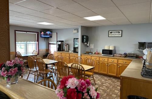 Waasis Hotel | Travellers Inn Fredericton NB