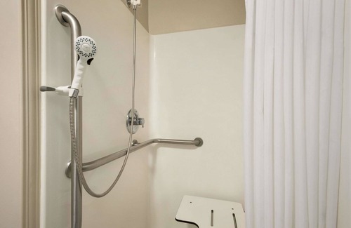 Missouri Valley Hotel | Travelodge by Wyndham Missouri Valley