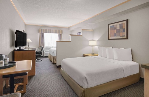 Fort McMurray Hotel | Travelodge by Wyndham Fort McMurray