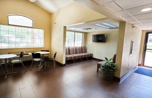 South Arlington Hotel | Travelodge by Wyndham Arlington/Dallas Area