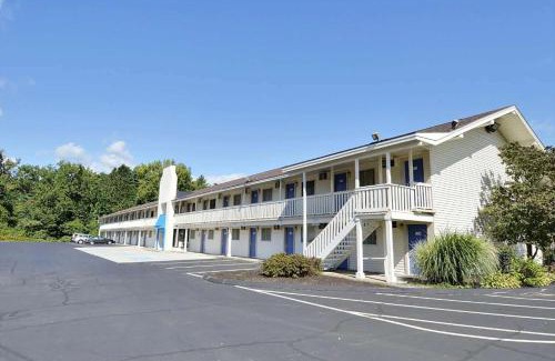 Brattleboro Hotel | Travelodge by Wyndham Brattleboro VT