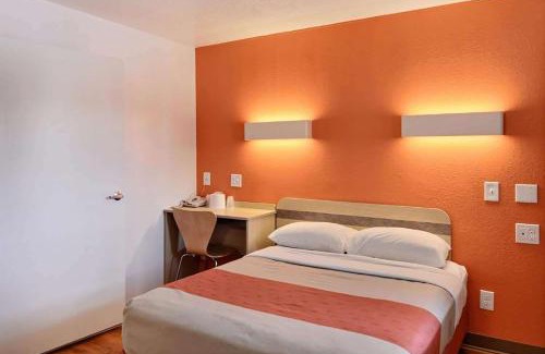 Brattleboro Hotel | Travelodge by Wyndham Brattleboro VT