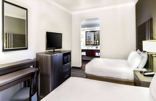 Commerce Hotel | Travelodge by Wyndham Commerce Los Angeles Area
