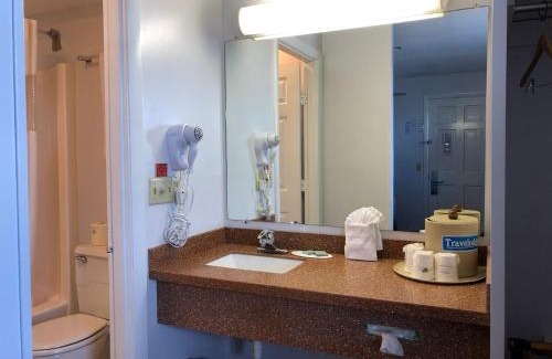 West Dennis Hotel | Travelodge by Wyndham Cape Cod Area
