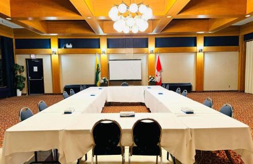 Prince Albert Hotel | Travelodge by Wyndham Prince Albert