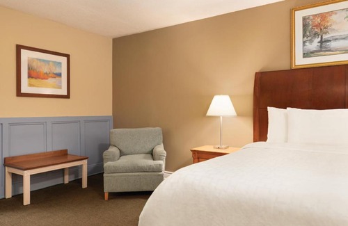Richmond Hill Hotel | Travelodge by Wyndham Richmond Hill