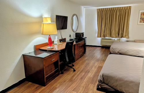 Forsyth Hotel | Travelodge by Wyndham Forsyth