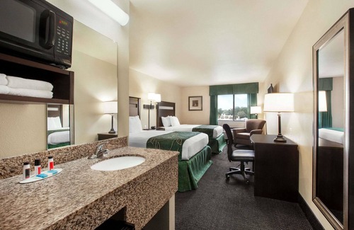 Blanks Hotel | Travelodge by Wyndham Livonia