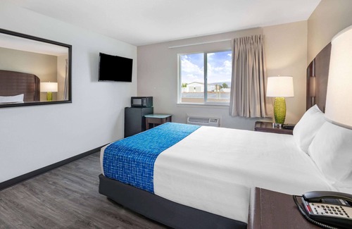 Lovell Hotel | Travelodge by Wyndham Lovell/Bighorns
