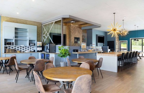 Roberval Hotel | Travelodge by Wyndham Roberval