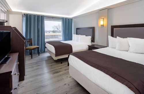Sarnia Hotel | Travelodge by Wyndham Sarnia