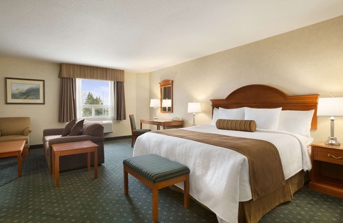 Strathmore Hotel | Travelodge by Wyndham Strathmore