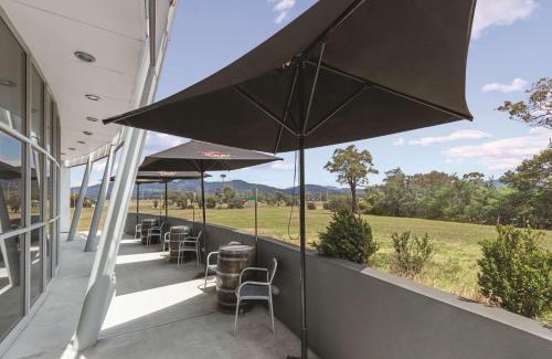 Cambridge Hotel | Travelodge Hotel Hobart Airport