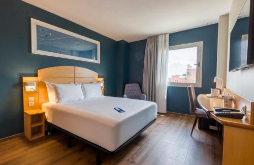 Alcala de Henares Hotel | Travelodge Madrid Alcalá de Henares