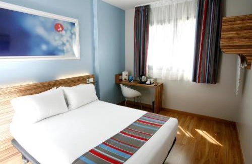 Simancas Hotel | Travelodge Madrid Metropolitano