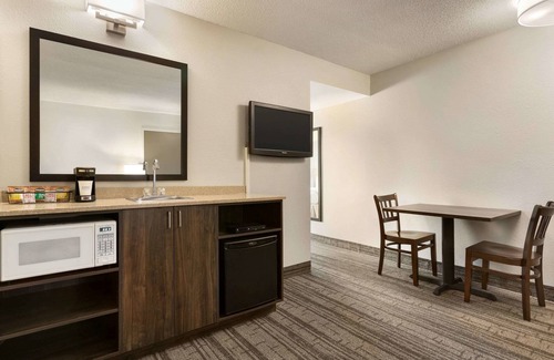 New Glasgow Hotel | Travelodge Suites by Wyndham New Glasgow