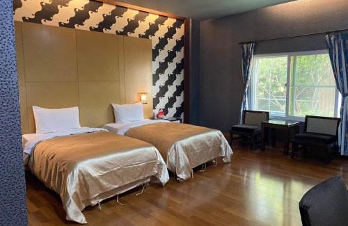 Fengshan District Hotel | Treasure Island Motel - Fengshan