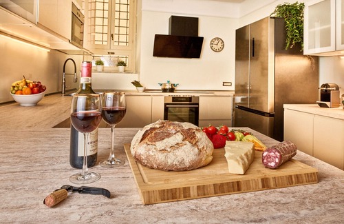 Rome City Centre Apartment | TreasureRome Trevi Private Palace