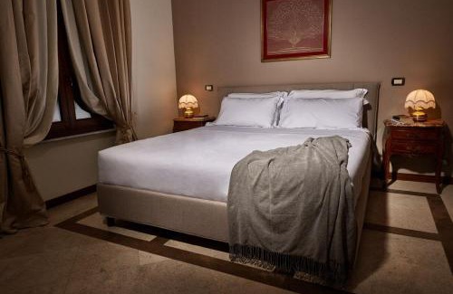 Rome City Centre Villa | TreasureRome Trevi Private Palazzo