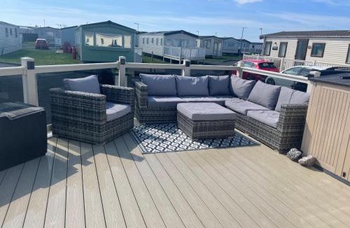 Porthcawl Apartment | Trecco bay caravan hire 4 bedrooms sleeps 10