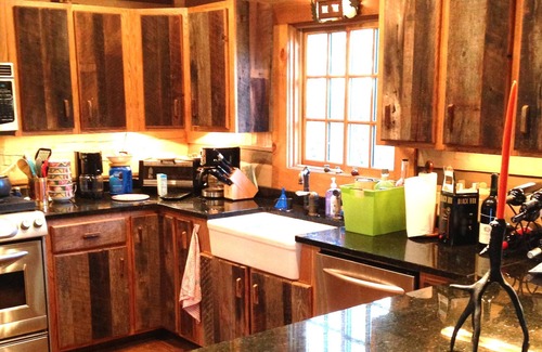 Highlands House | Tree House in Highlands only about 500 yards to Main St, Hot Tub, Wifi