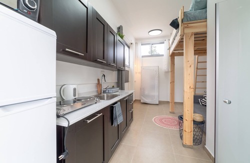 Florentin Apartment | Tree House Oasis- studio 3