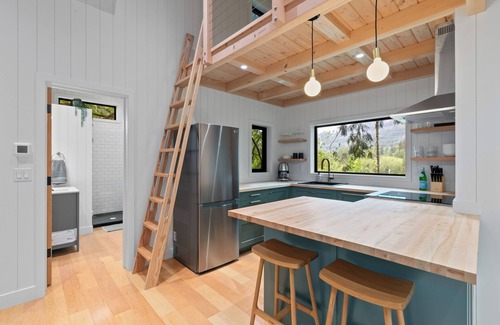 Bellingham House | Tree House- Two bedroom plus loft- sustainable living!