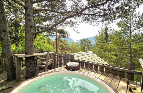 Serres Cabin | Tree houses with private Jacuzzi - Épine Vinette